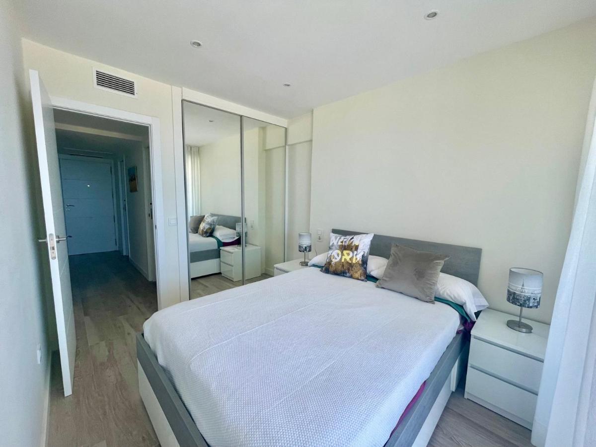 Gemelos 1 Modern Seaviews Бенидорм Екстериор снимка