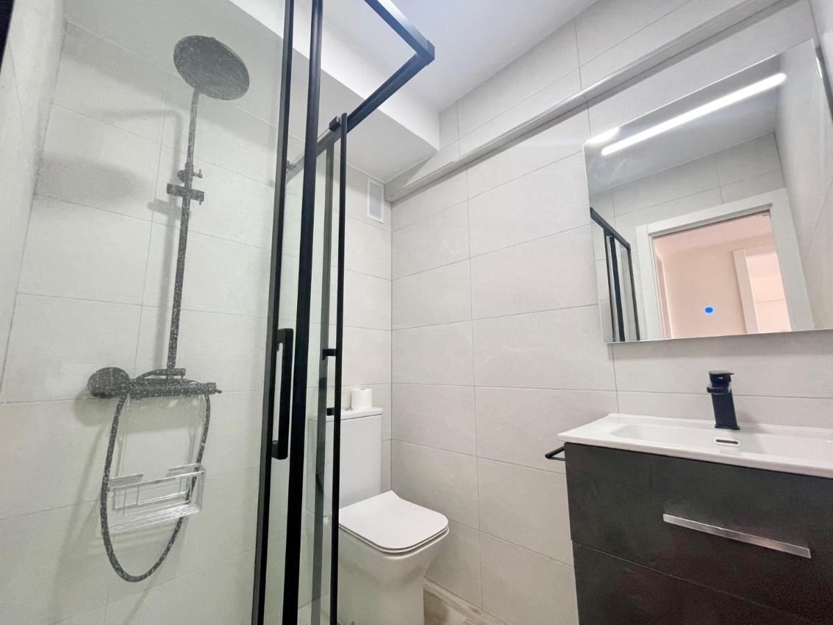Gemelos 1 Modern Seaviews Бенидорм Екстериор снимка
